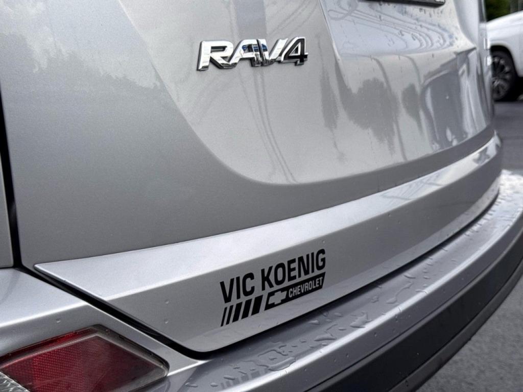 used 2018 Toyota RAV4 car