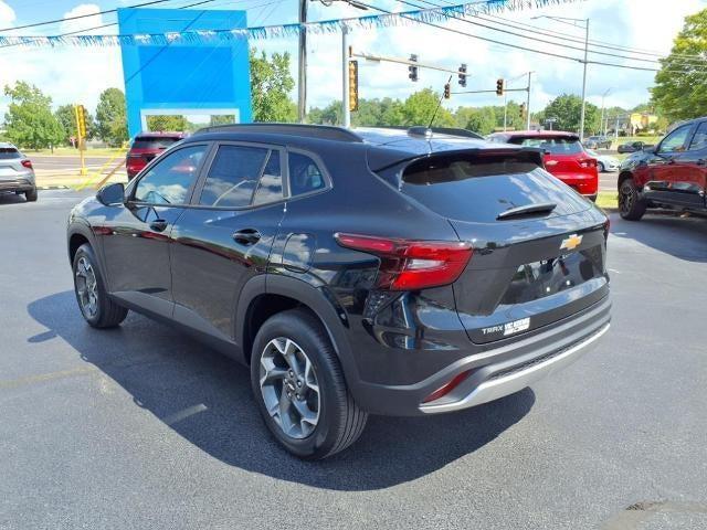 new 2025 Chevrolet Trax car, priced at $23,295