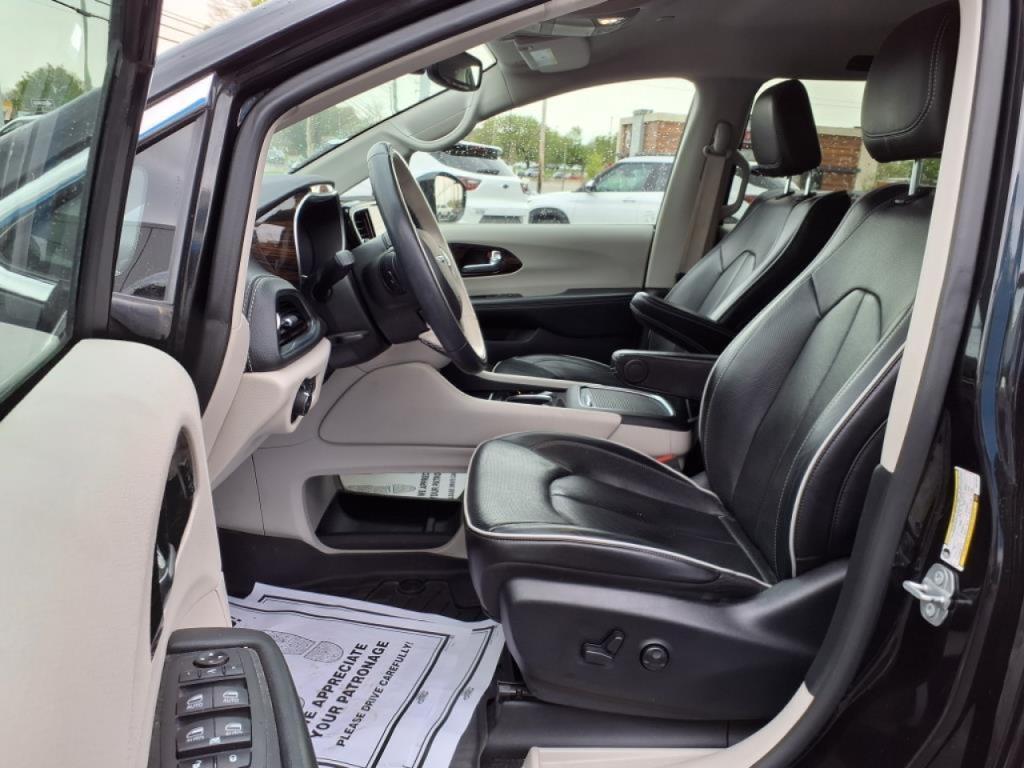 used 2021 Chrysler Pacifica Hybrid car, priced at $26,966