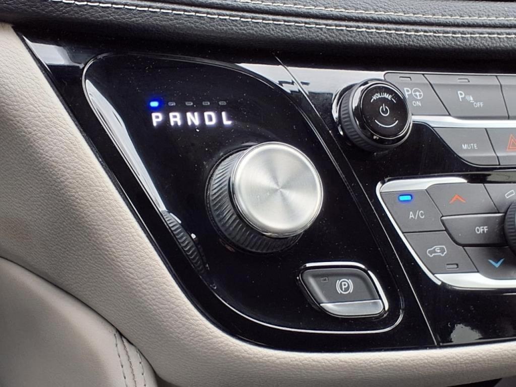 used 2021 Chrysler Pacifica Hybrid car, priced at $26,966