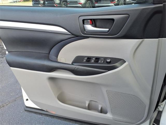 used 2019 Toyota Highlander car, priced at $29,844