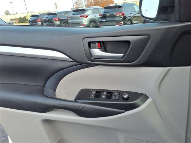 used 2019 Toyota Highlander car, priced at $29,844
