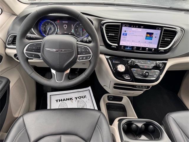 used 2024 Chrysler Pacifica car, priced at $34,686