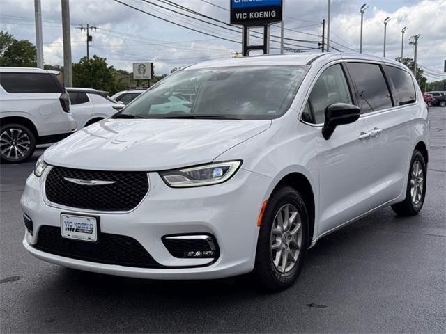 used 2024 Chrysler Pacifica car, priced at $34,686