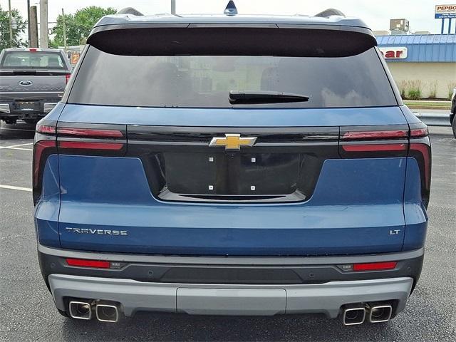 used 2024 Chevrolet Traverse car, priced at $39,995