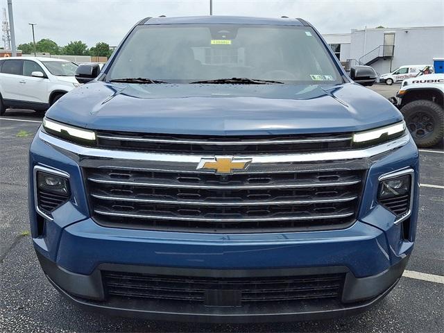 used 2024 Chevrolet Traverse car, priced at $39,995