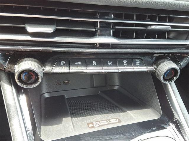 used 2024 Chevrolet Traverse car, priced at $39,995