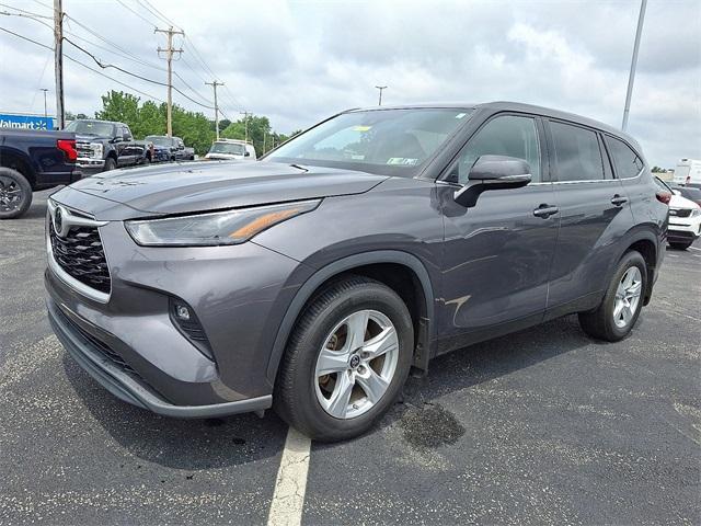 used 2022 Toyota Highlander car, priced at $34,595