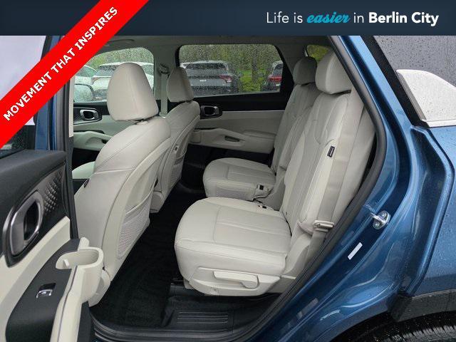 new 2025 Kia Sorento Hybrid car, priced at $42,480