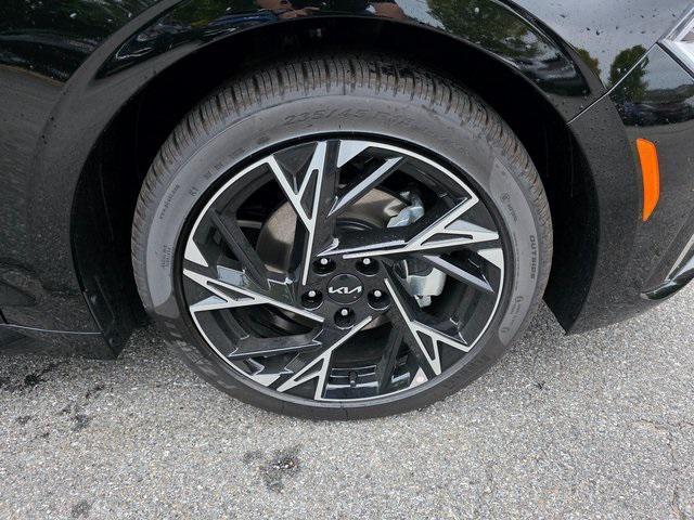 new 2025 Kia K5 car, priced at $29,670