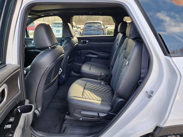 new 2025 Kia Sorento car, priced at $49,555