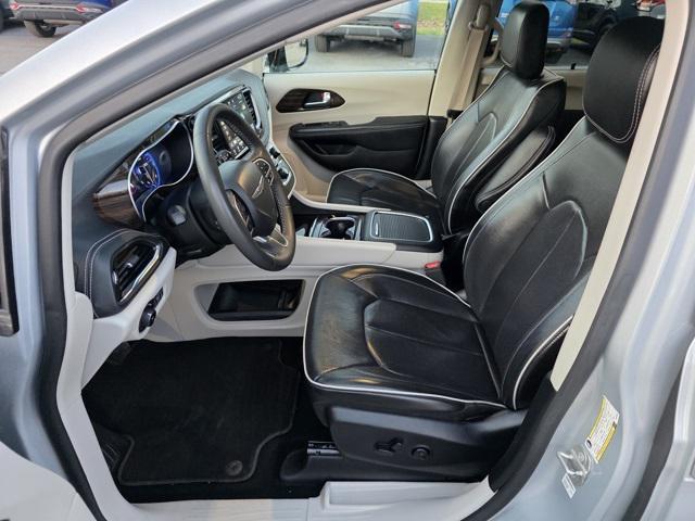 used 2023 Chrysler Pacifica car, priced at $29,996