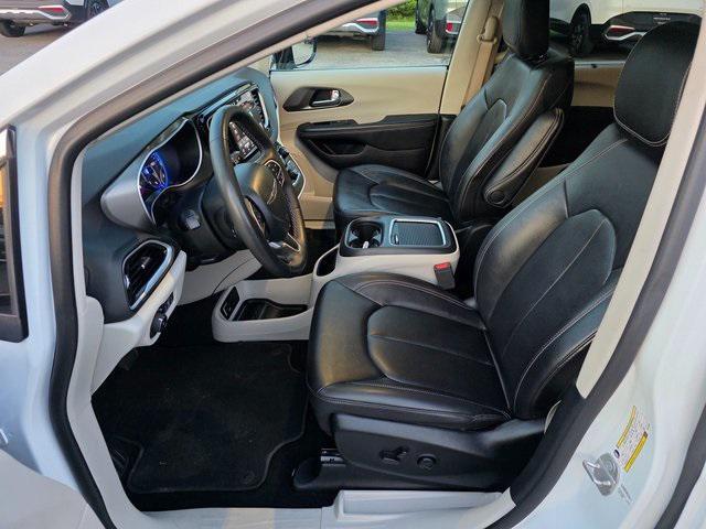 used 2024 Chrysler Pacifica car, priced at $29,996