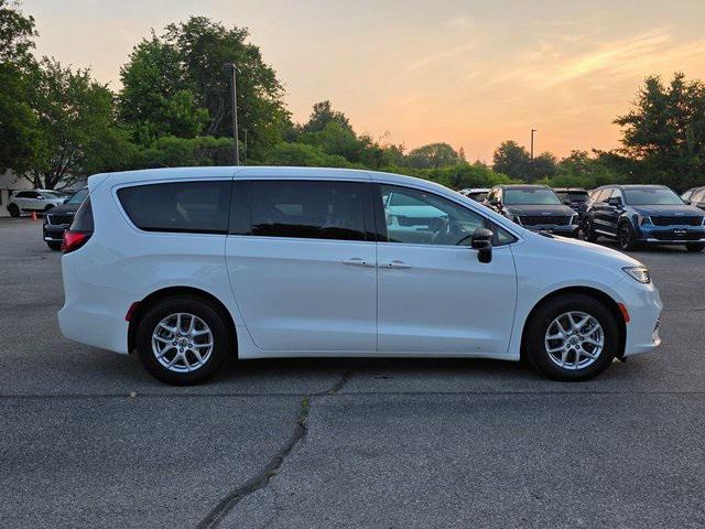 used 2024 Chrysler Pacifica car, priced at $29,996