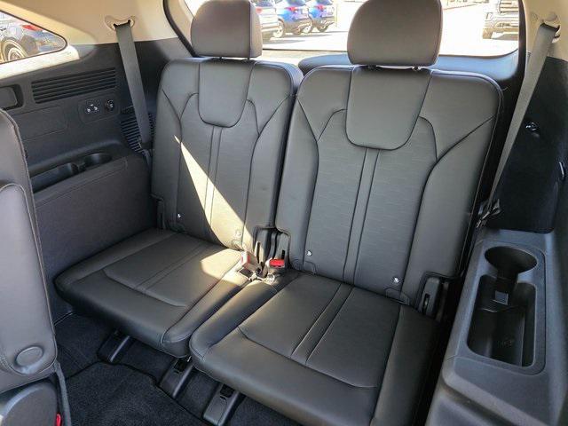 new 2025 Kia Sorento car, priced at $44,605