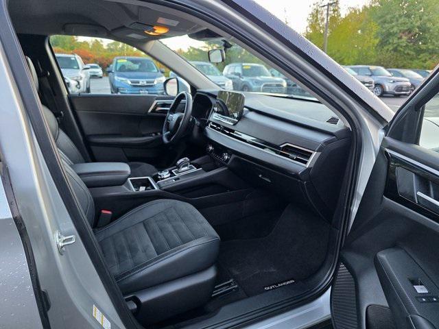 used 2023 Mitsubishi Outlander car, priced at $24,999