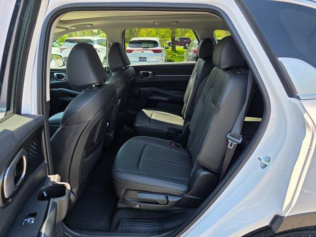 new 2025 Kia Sorento car, priced at $43,025