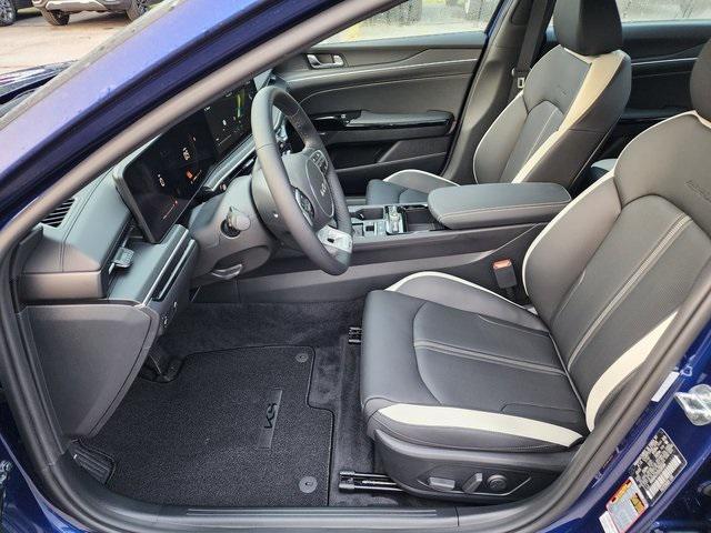 new 2025 Kia K5 car, priced at $29,670