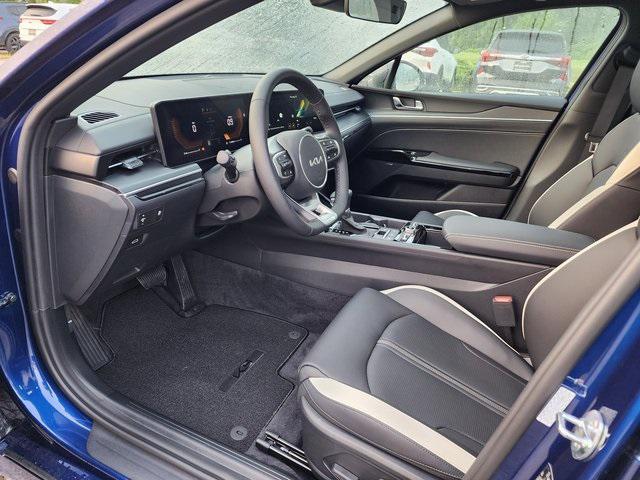 new 2025 Kia K5 car, priced at $29,670