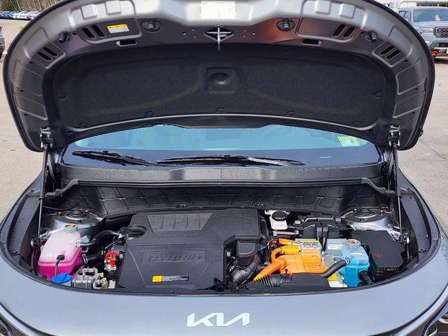 new 2025 Kia Niro Plug-In Hybrid car, priced at $36,890