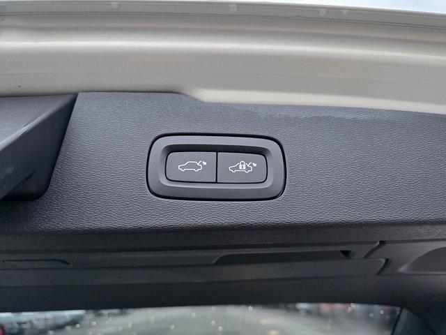 used 2020 Volvo V60 Cross Country car, priced at $22,997