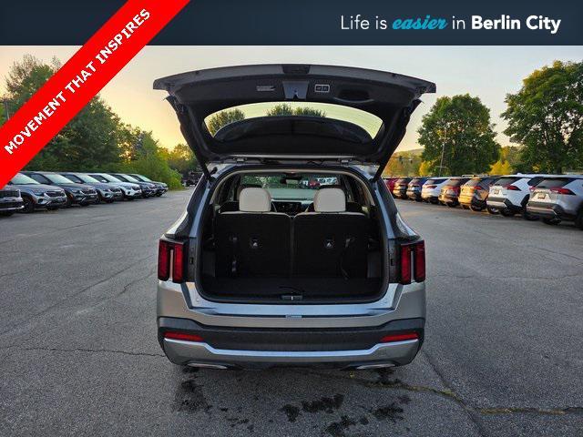 new 2025 Kia Sorento Hybrid car, priced at $42,365