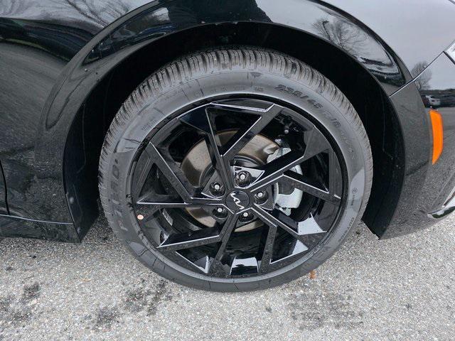 new 2026 Kia K5 car, priced at $32,060