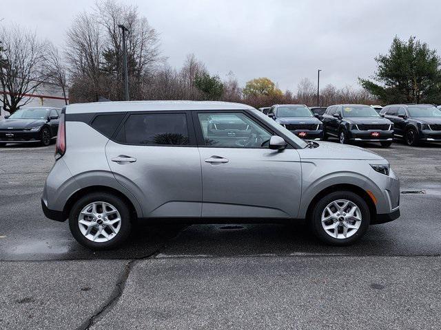 new 2025 Kia Soul car, priced at $22,560