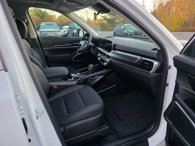 new 2025 Kia Telluride car, priced at $43,615