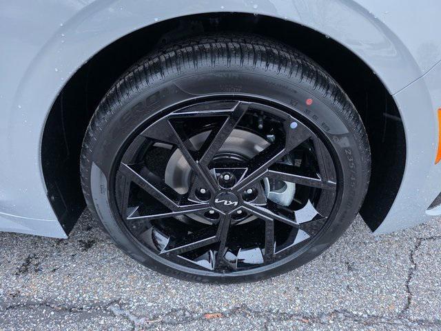 new 2026 Kia K5 car, priced at $34,080