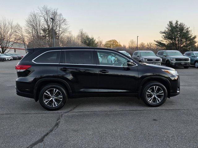 used 2019 Toyota Highlander car, priced at $21,999