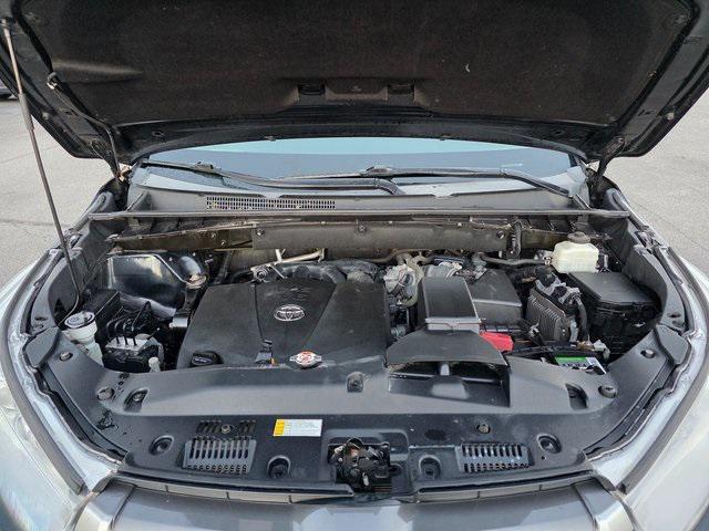 used 2019 Toyota Highlander car, priced at $21,999