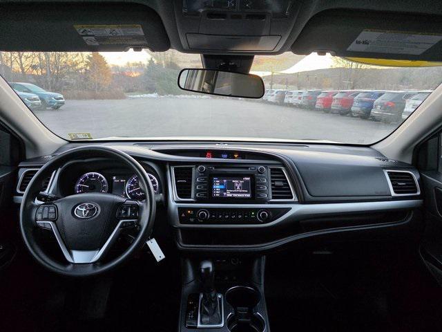 used 2019 Toyota Highlander car, priced at $21,999