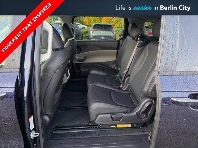 new 2026 Kia Carnival Hybrid car, priced at $44,890