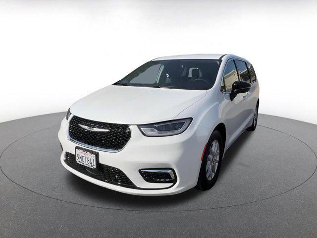 used 2024 Chrysler Pacifica car, priced at $32,187