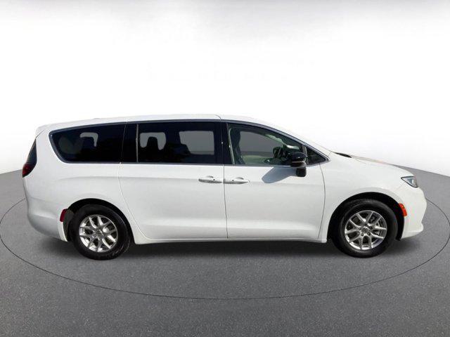 used 2024 Chrysler Pacifica car, priced at $32,187
