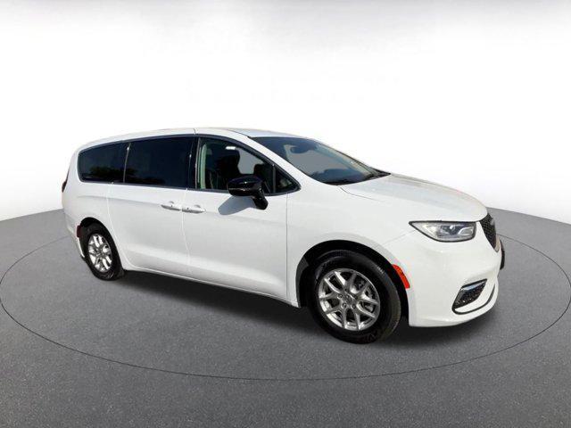 used 2024 Chrysler Pacifica car, priced at $32,187