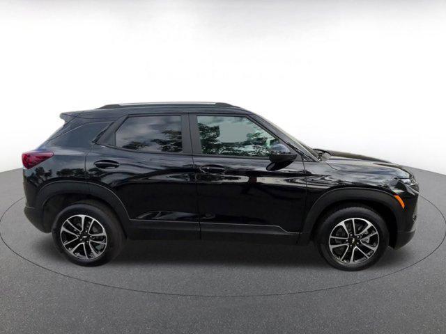 used 2025 Chevrolet TrailBlazer car, priced at $23,854