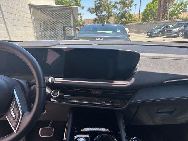 used 2024 Buick Envision car, priced at $28,727
