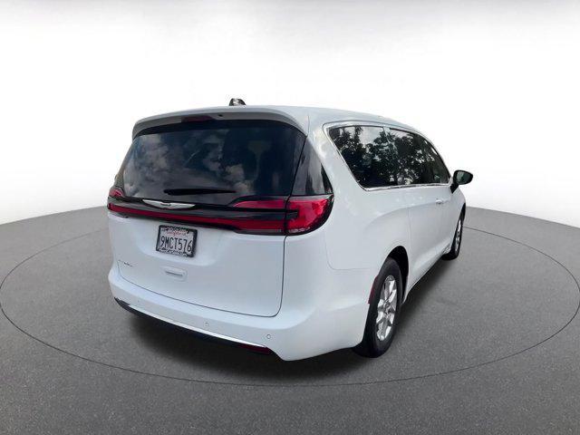 used 2024 Chrysler Pacifica car, priced at $29,820