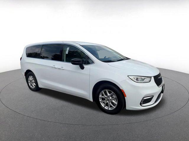 used 2024 Chrysler Pacifica car, priced at $29,820