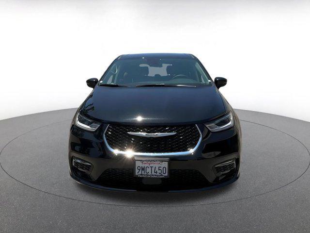 used 2024 Chrysler Pacifica car, priced at $33,053