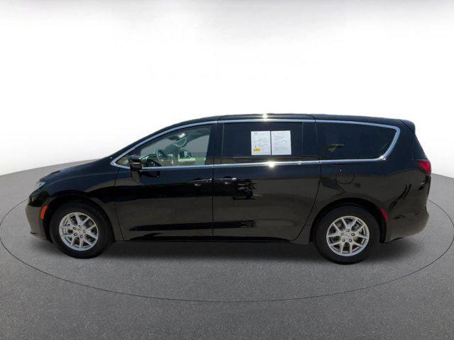 used 2024 Chrysler Pacifica car, priced at $33,053