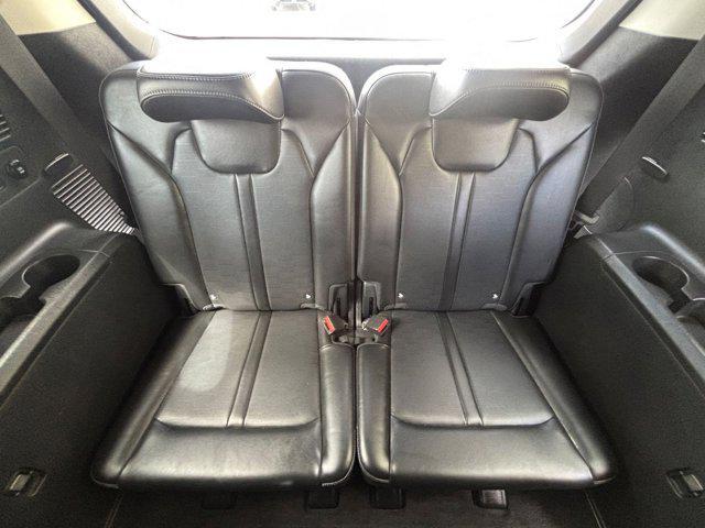 used 2024 Kia Sorento car, priced at $28,136