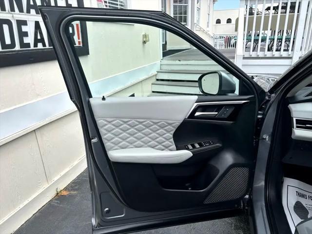used 2023 Mitsubishi Outlander PHEV car