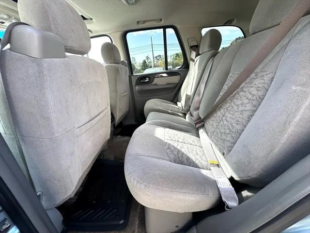 used 2006 GMC Envoy car, priced at $9,995