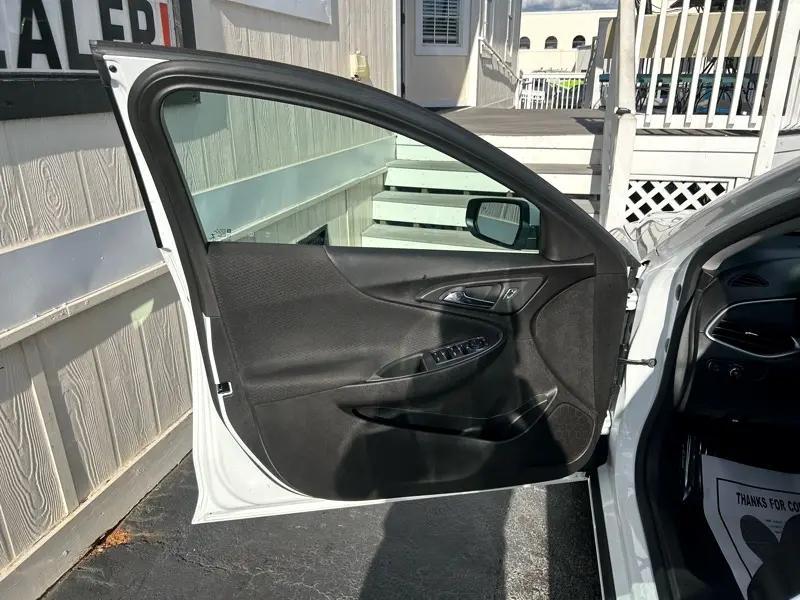 used 2024 Chevrolet Malibu car