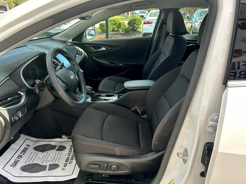 used 2024 Chevrolet Malibu car