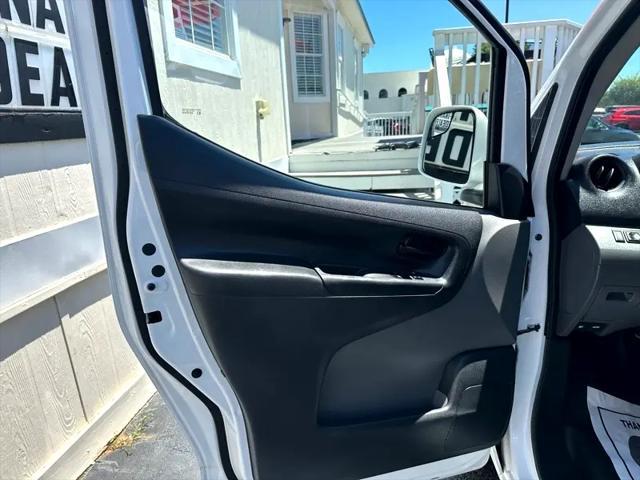 used 2021 Nissan NV200 car