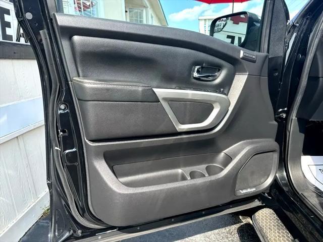 used 2017 Nissan Titan car